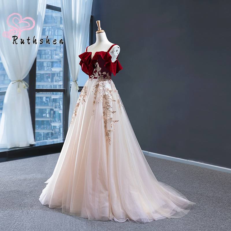 ชุดราตรียาวหรูหรา 2025 สปาเก็ต - Formal Gala Wear Women บทวิจารณ์และราคา